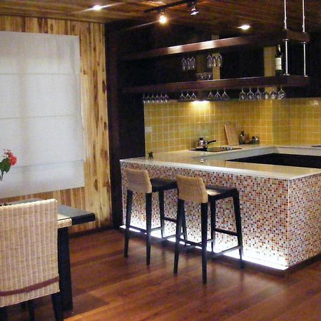 Baan Banyan Villa, Wood House Short Walk To Mae Nam Beach 외부 사진