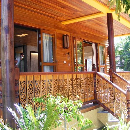 Baan Banyan Villa, Wood House Short Walk To Mae Nam Beach 외부 사진
