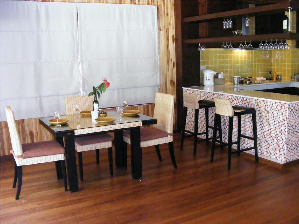 Baan Banyan Villa, Wood House Short Walk To Mae Nam Beach 외부 사진